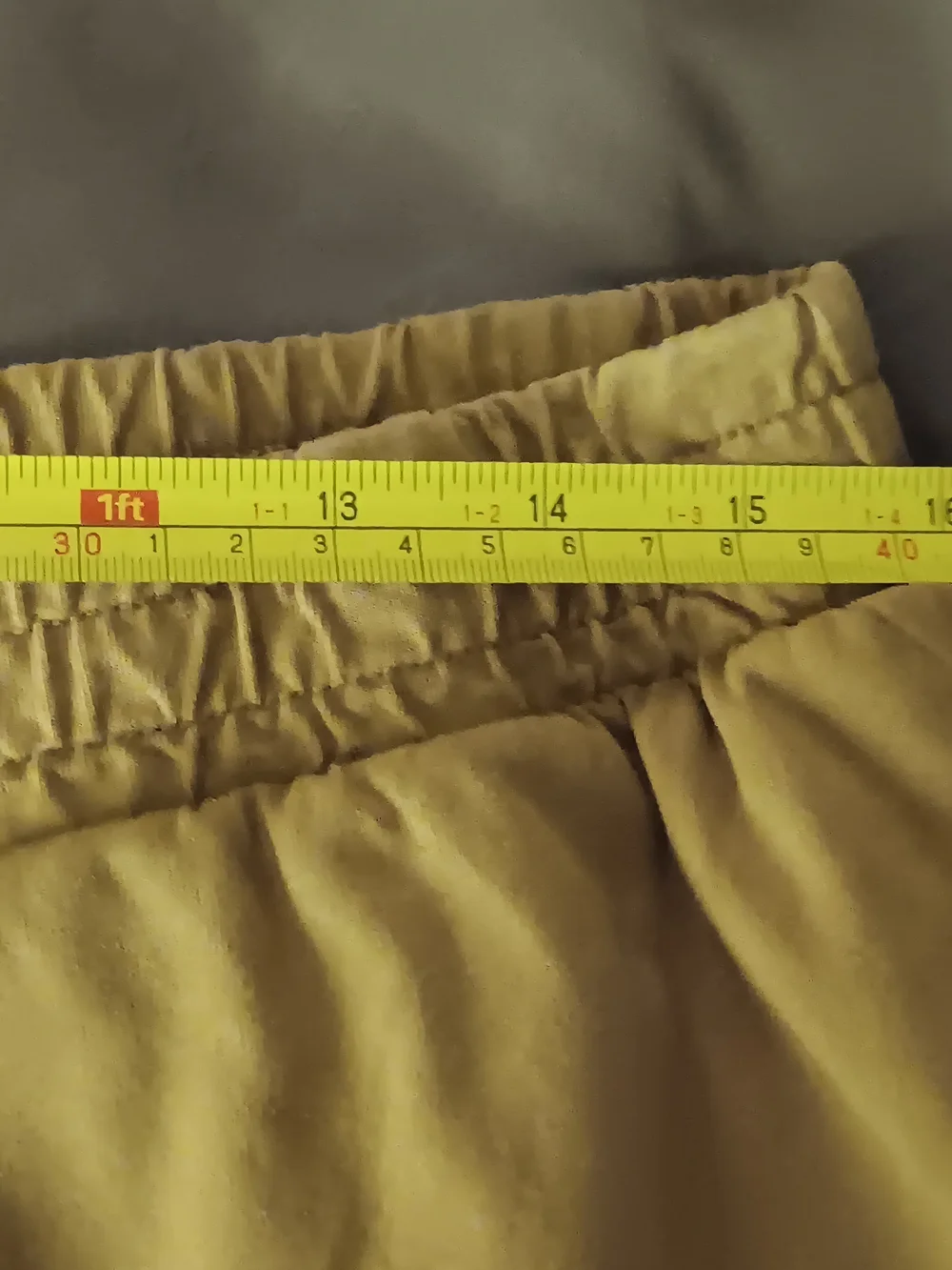 Banana Republic Men's Cargo Shorts in Mustard Yellow Medium Tall 32